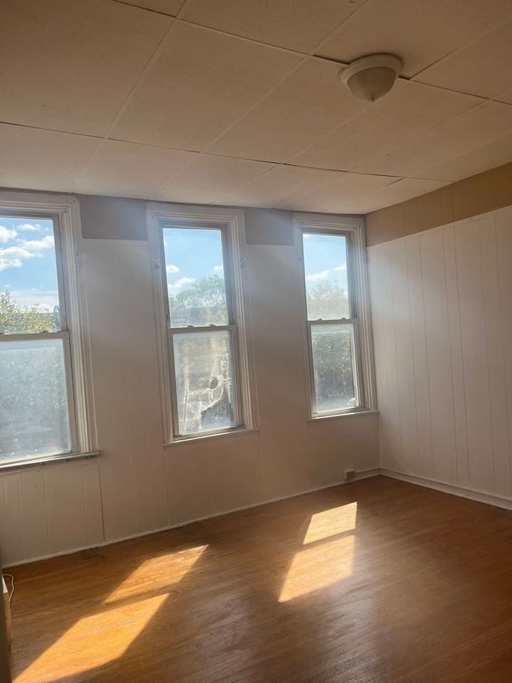 2030 Wilkens Ave - Photo 7 of 12