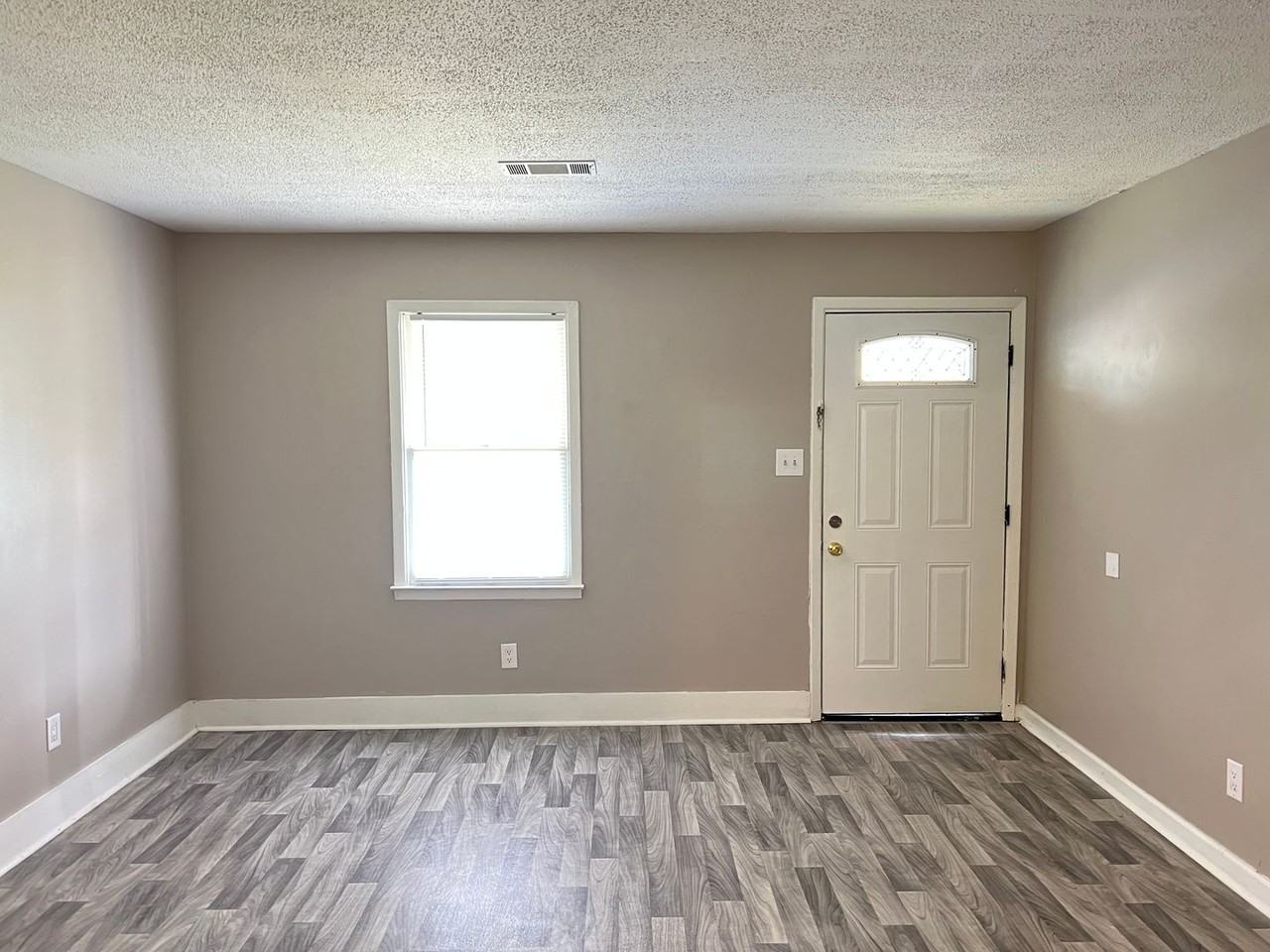 119 Keith Dr - Photo 2 of 23