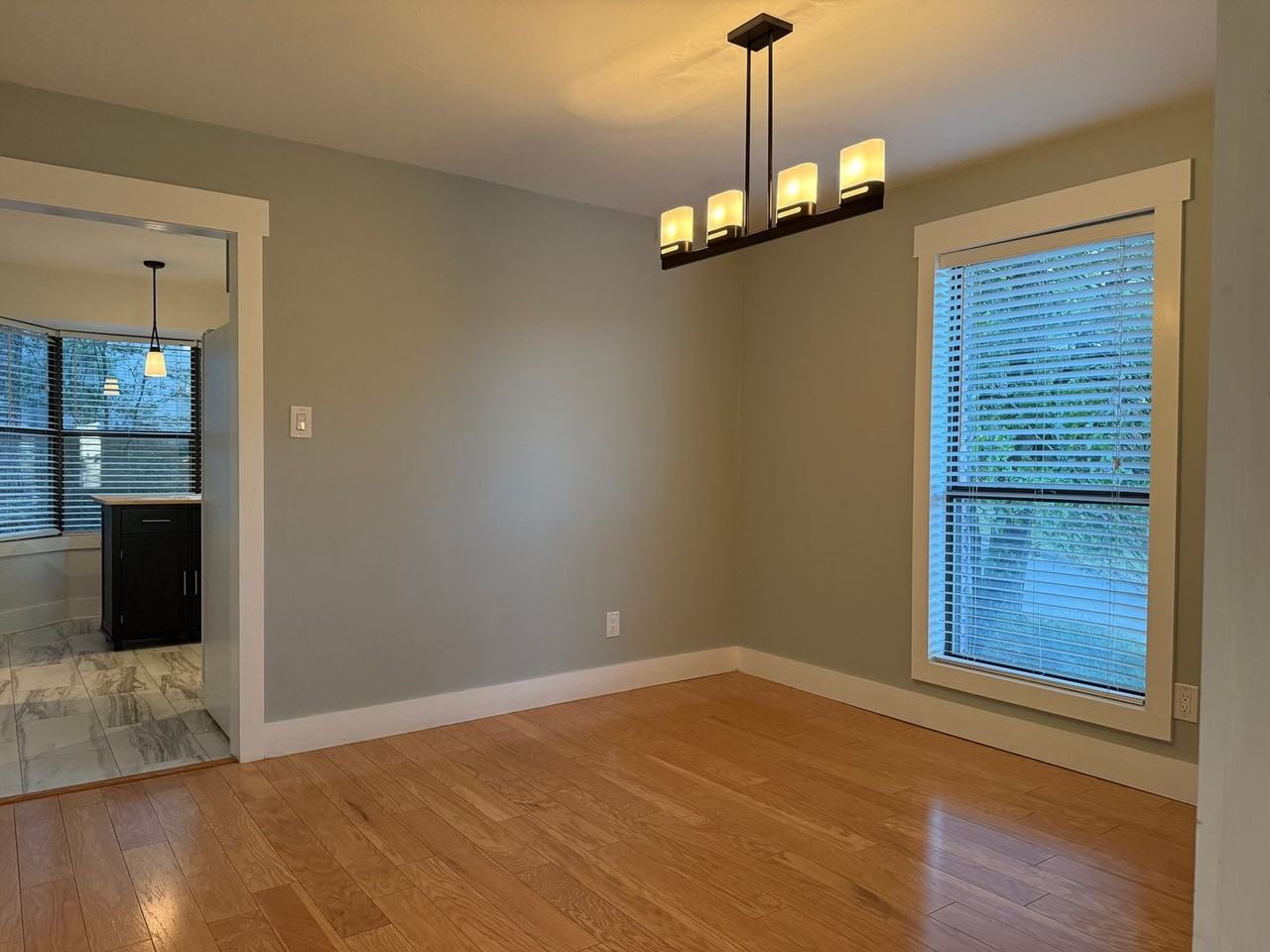 8 Shadywood Ct - Photo 3 of 26