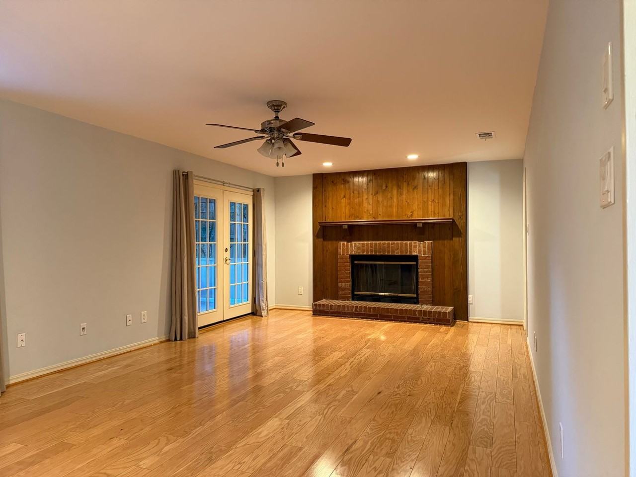 8 Shadywood Ct - Photo 4 of 26