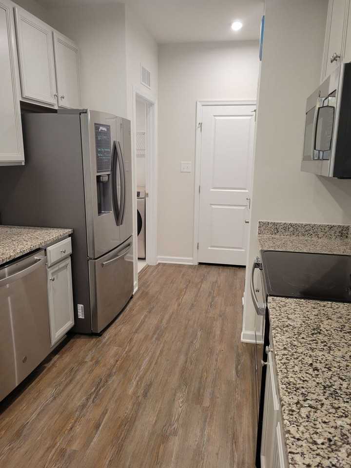 3419 Foxglove Dr - Photo 2 of 14