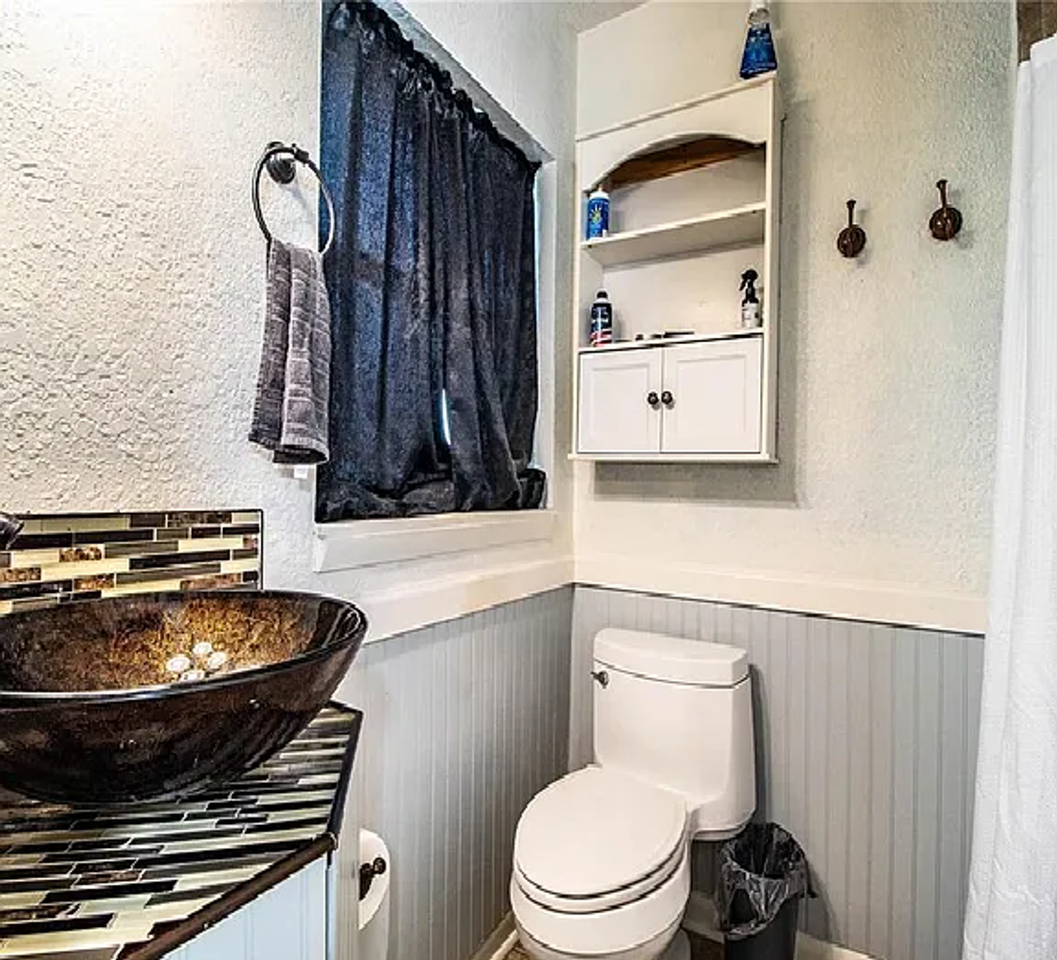 960 Lila St - Photo 6 of 11