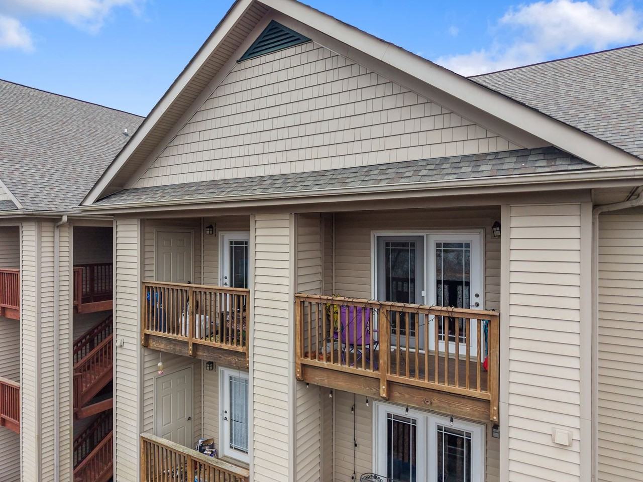 1131 Harts Ridge Dr - Photo 4 of 13