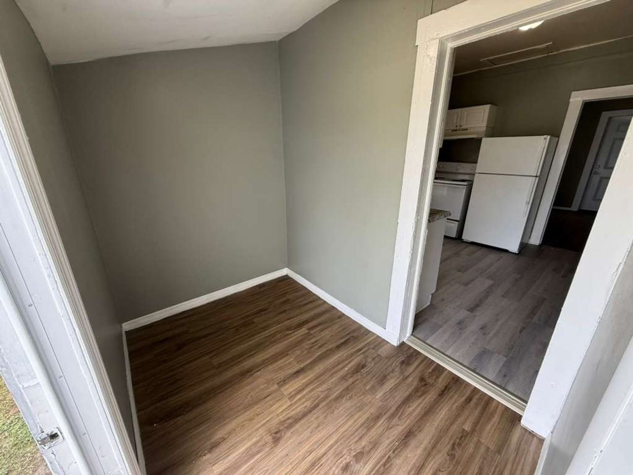 523 1/2 Quincy St - Photo 4 of 9