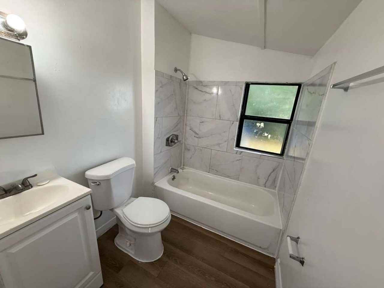 523 1/2 Quincy St - Photo 5 of 9