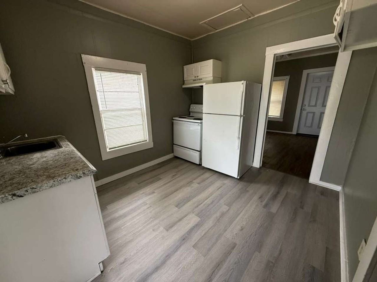 523 1/2 Quincy St - Photo 7 of 9