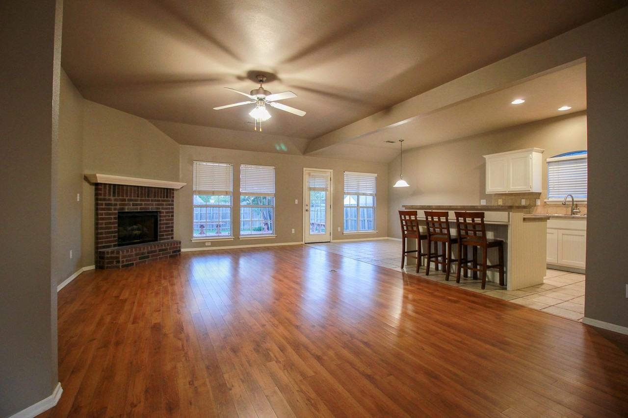 12223 S Cedar Ave - Photo 5 of 30