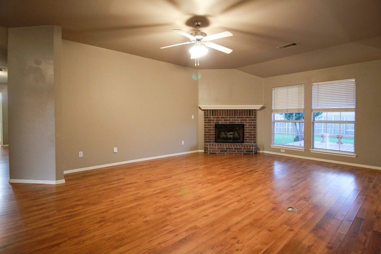 12223 S Cedar Ave - Photo 6 of 30