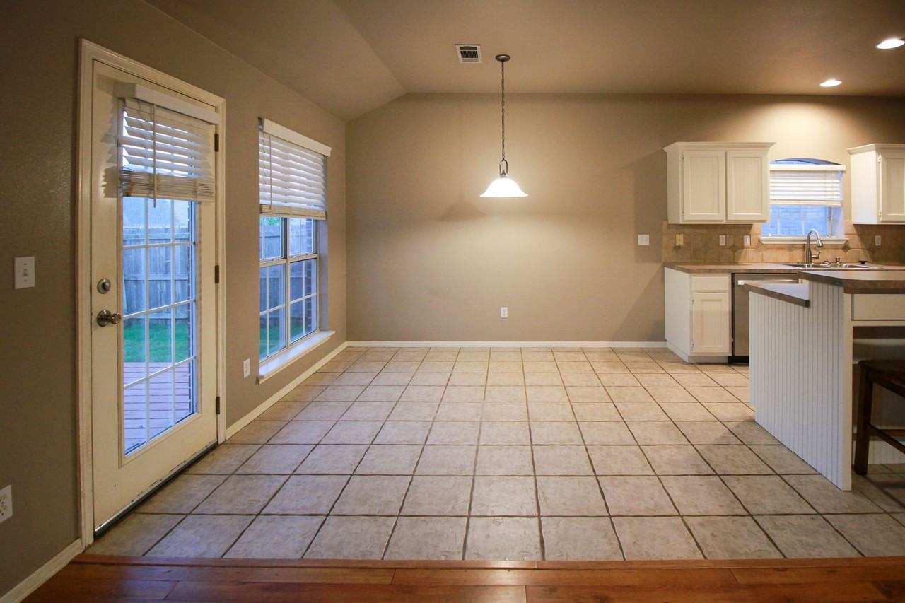 12223 S Cedar Ave - Photo 7 of 30