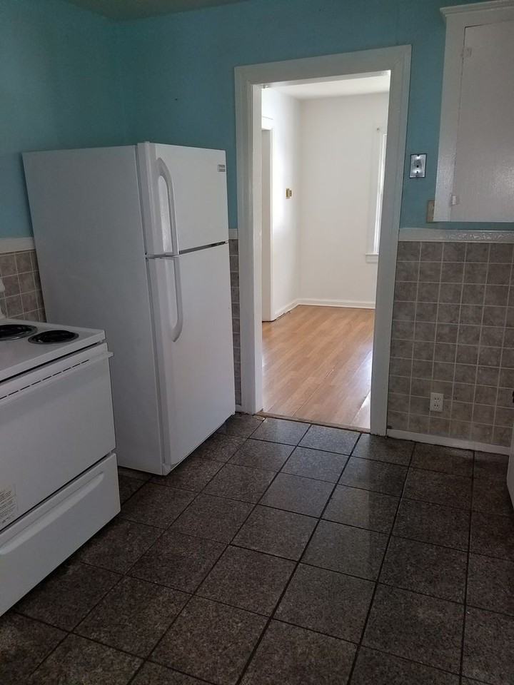 817 Hawkins St - Photo 6 of 8