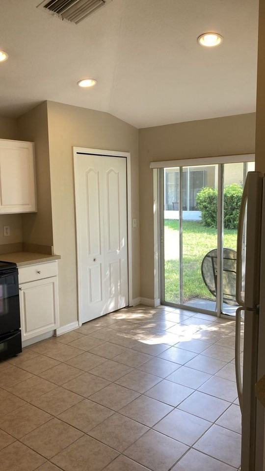 19044 Dunlap Court - Photo 7 of 24