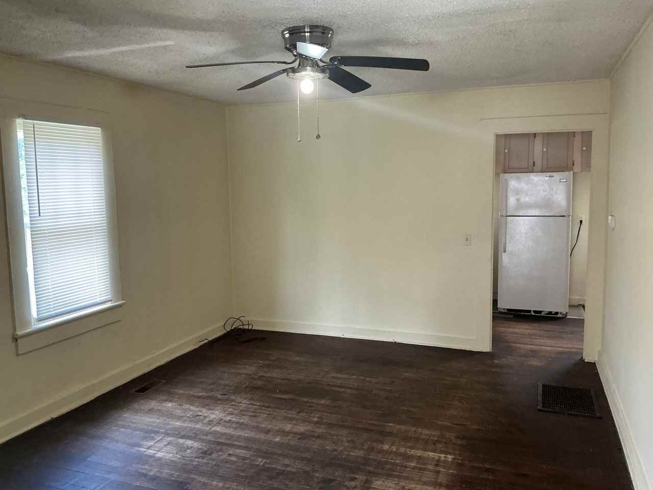 1106 1106 1/2 A- Roosevelt St. - Photo 3 of 10