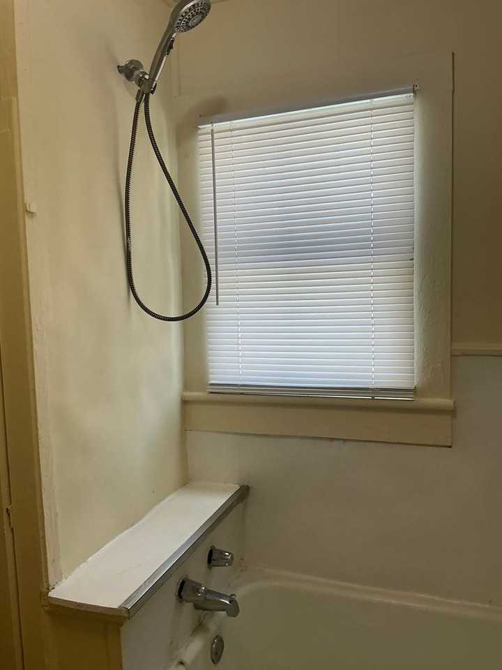 1106 1106 1/2 A- Roosevelt St. - Photo 7 of 10