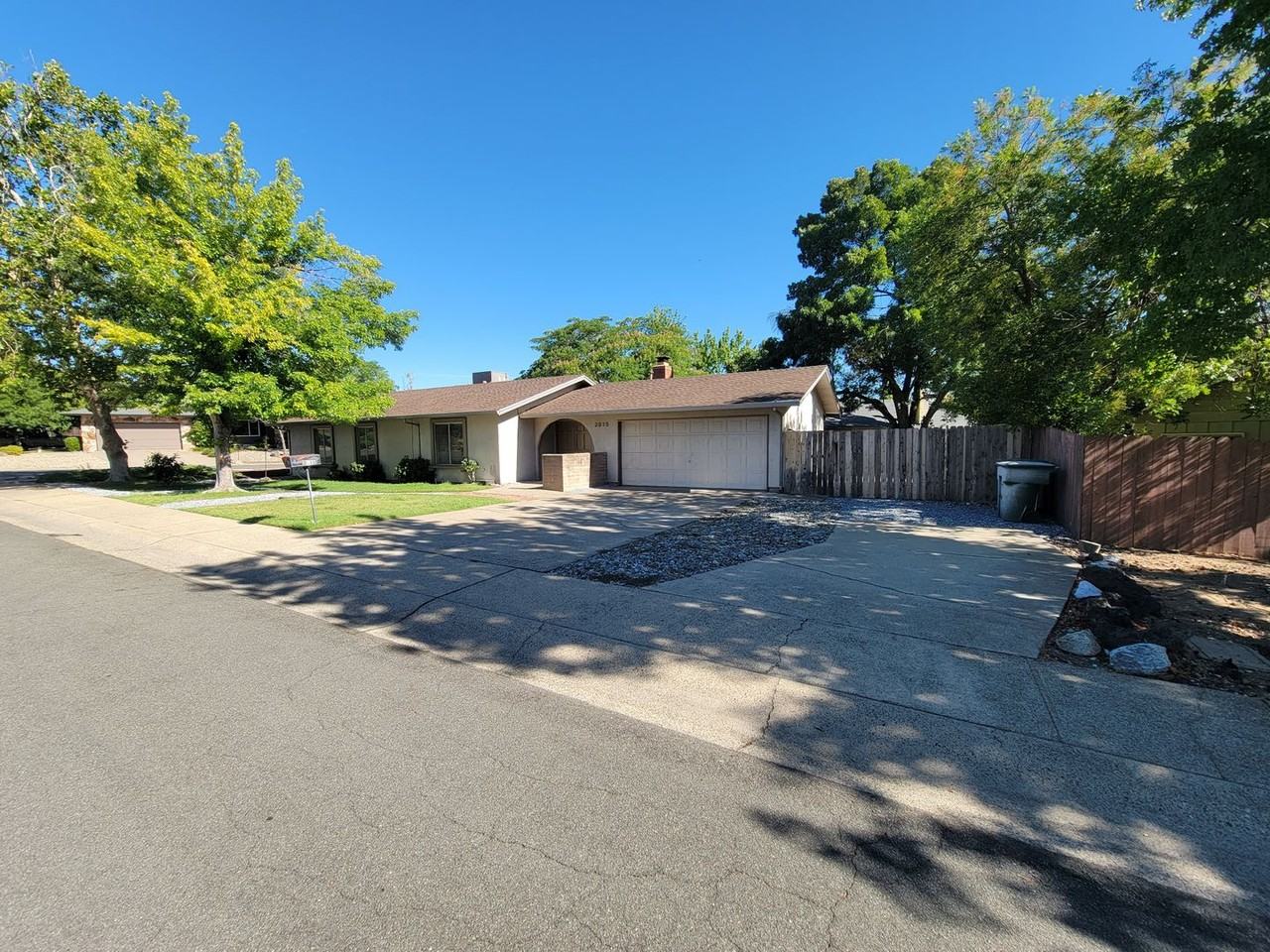 2015 Quartz Way - Photo 2 of 19