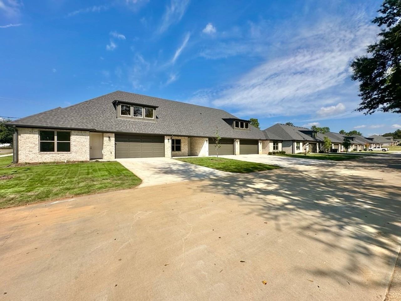 2404 2404 Henshaw Creek Dr Tyler 75703- #101 - Photo 2 of 32