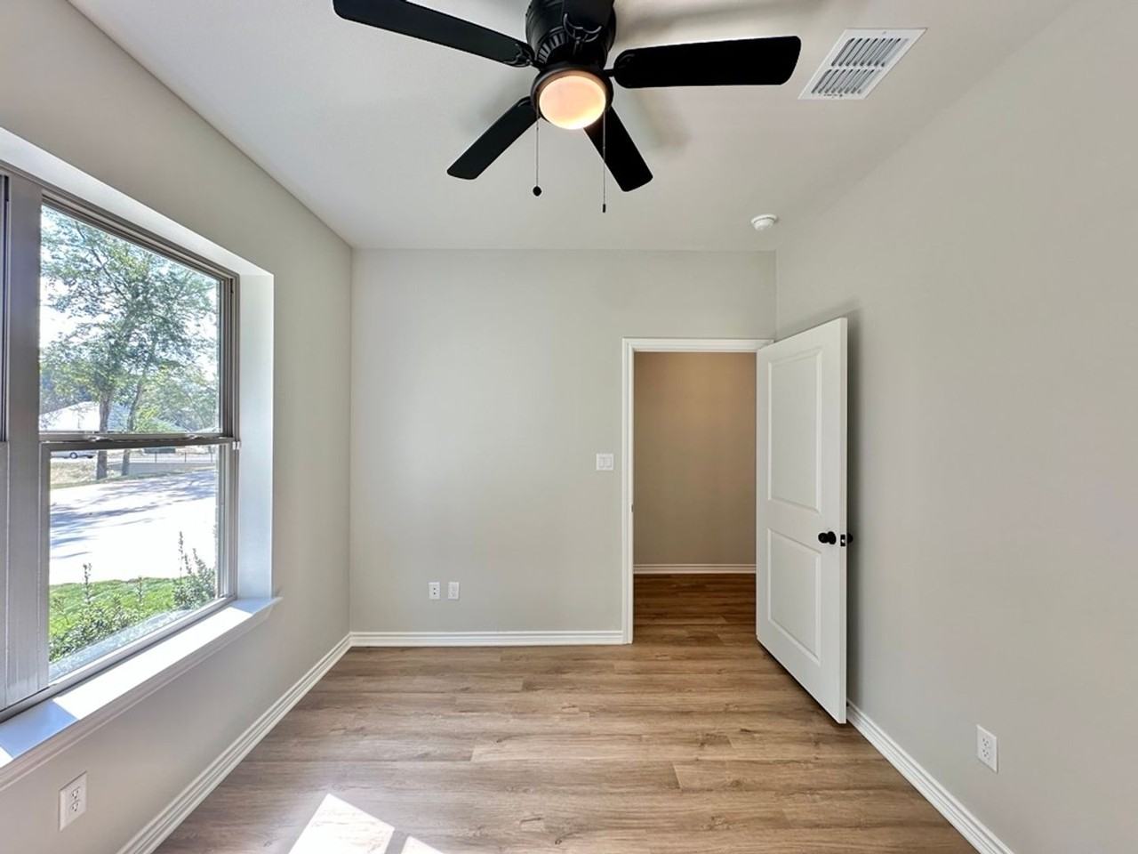 2404 2404 Henshaw Creek Dr Tyler 75703- #101 - Photo 6 of 32