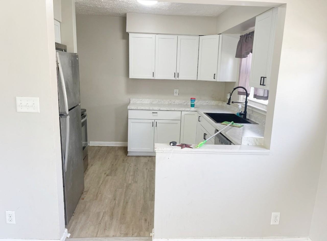 1611 Sweetser Ave - Photo 3 of 36