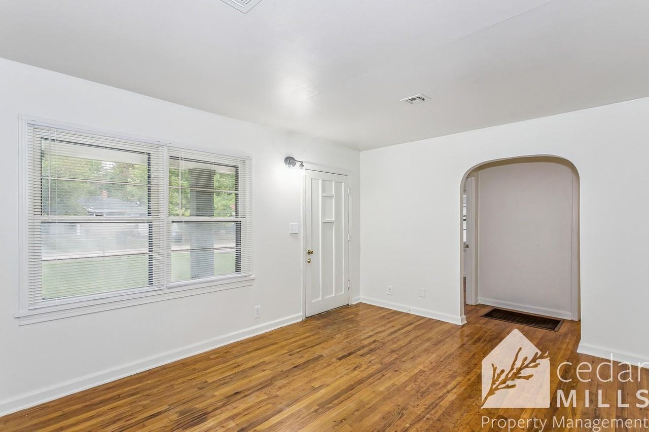 2216 S Greenwood St - Photo 2 of 10