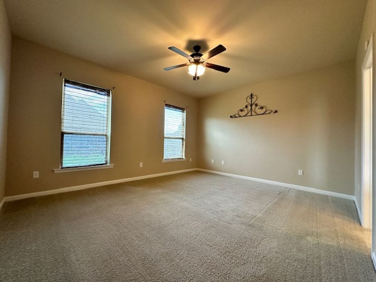 106 Valcour Pl - Photo 4 of 13