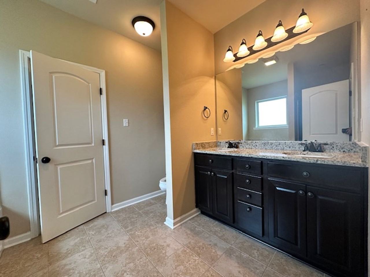 106 Valcour Pl - Photo 5 of 13