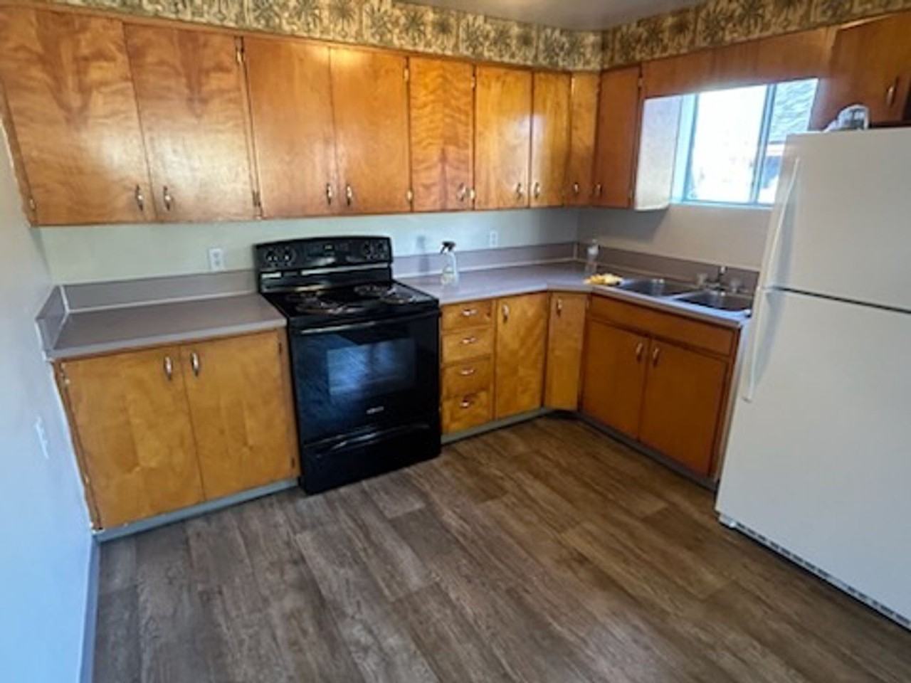 228 Border St - Photo 2 of 6