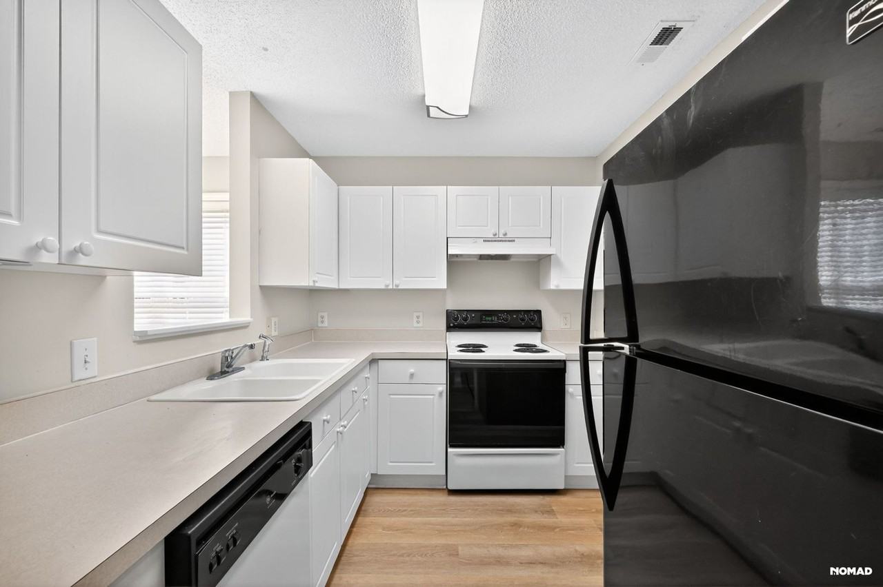 2505 Bay Harbor Dr - Photo 3 of 27