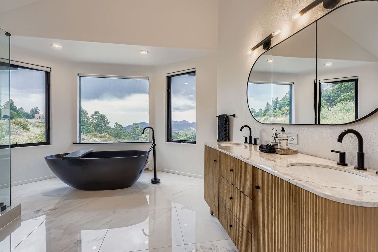 319 S Peak Rd - Photo 3 of 50