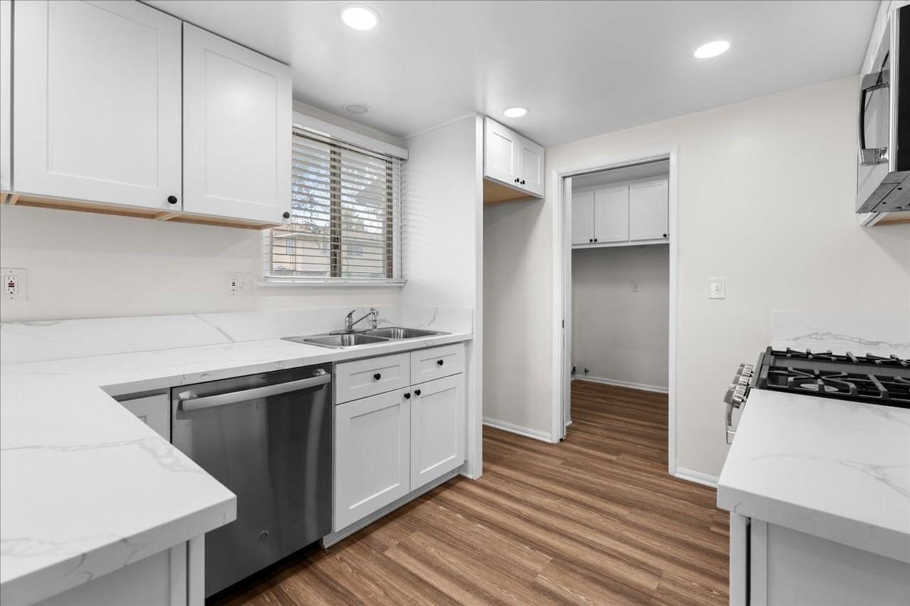 7230 Madora Ave - Photo 4 of 19