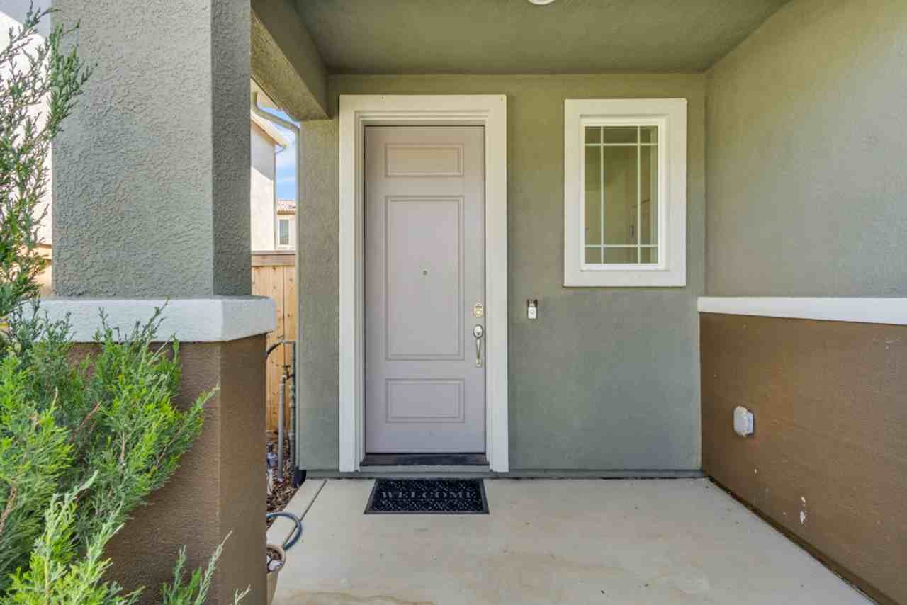 7657 Bracer Way - Photo 3 of 50