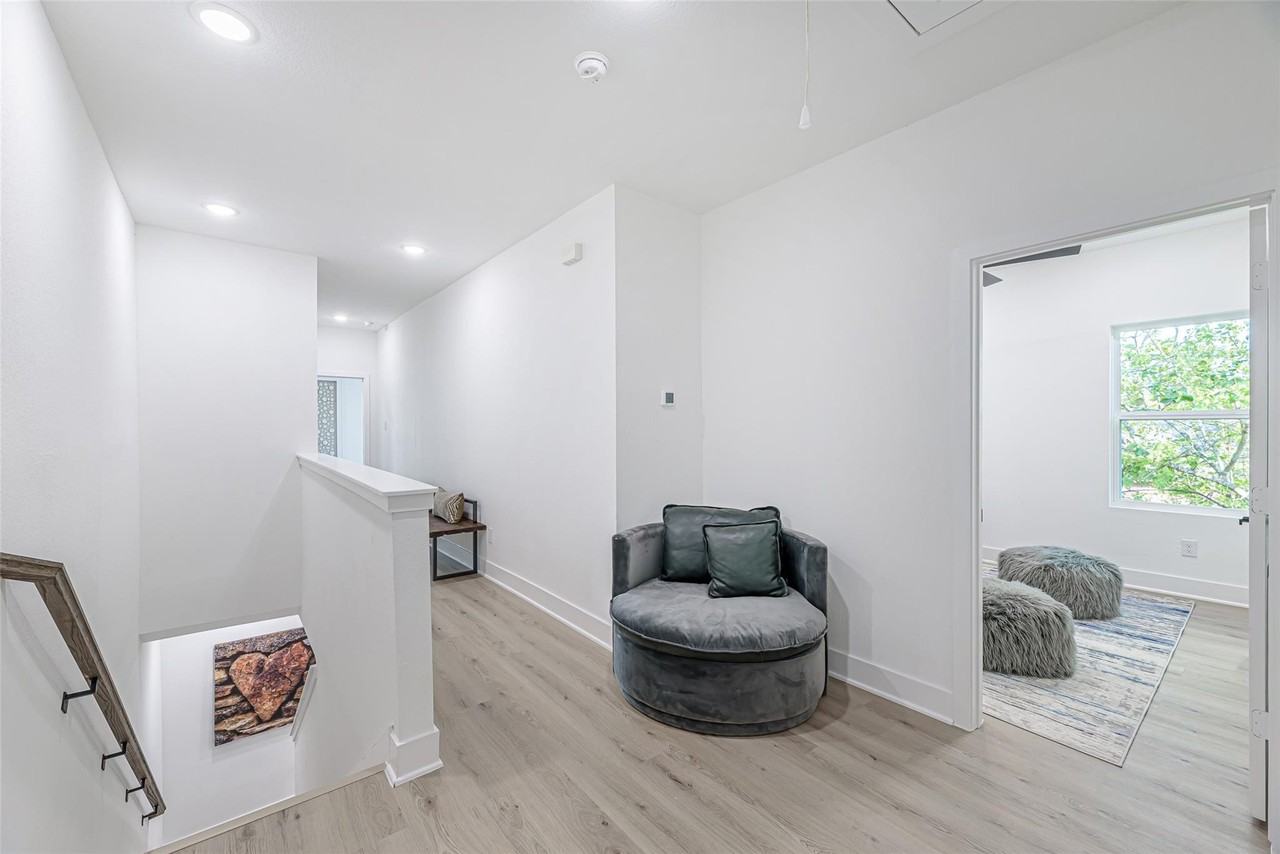 7806 Comal St #B - Photo 6 of 19