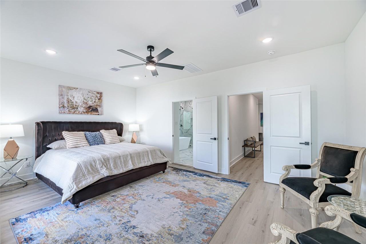 7806 Comal St #B - Photo 7 of 19