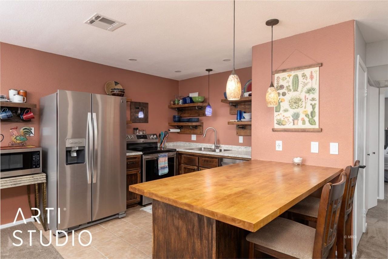 835 Mesquite Springs Dr #201 - Photo 4 of 18