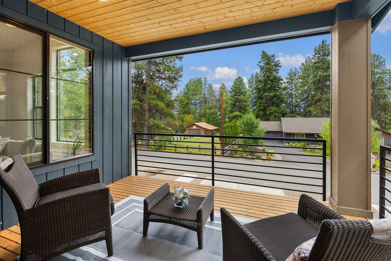 406 W 6th St - Photo 2 of 19