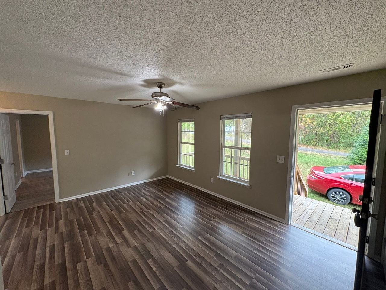 521 Dogwood Dr - Photo 5 of 21