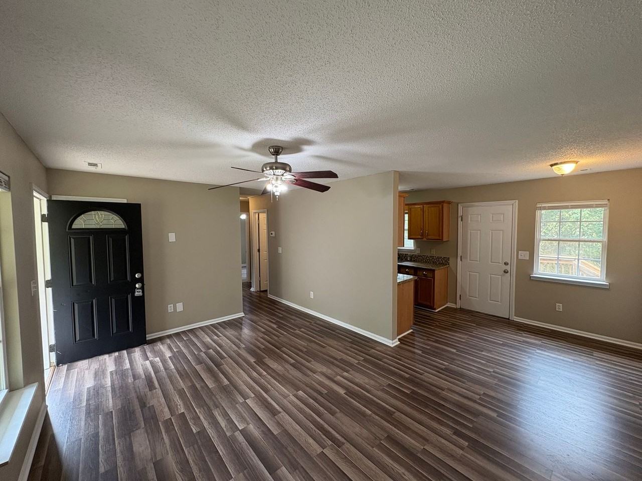 521 Dogwood Dr - Photo 6 of 21