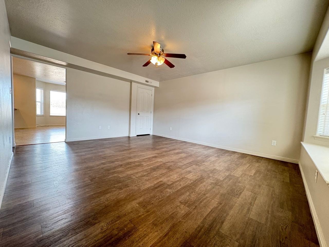 1914 W Clark Pkwy N - Photo 2 of 20