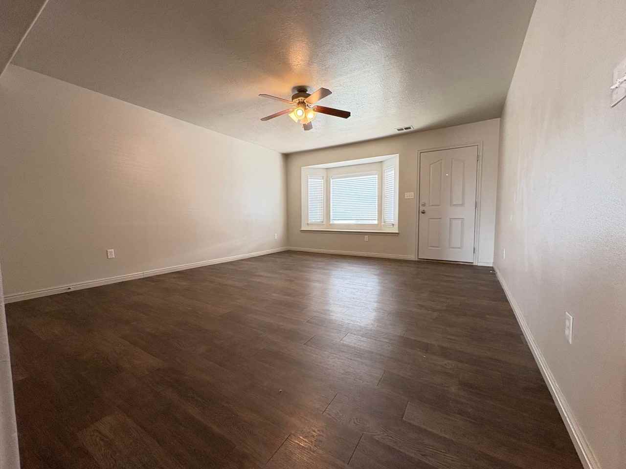 1914 W Clark Pkwy N - Photo 3 of 20