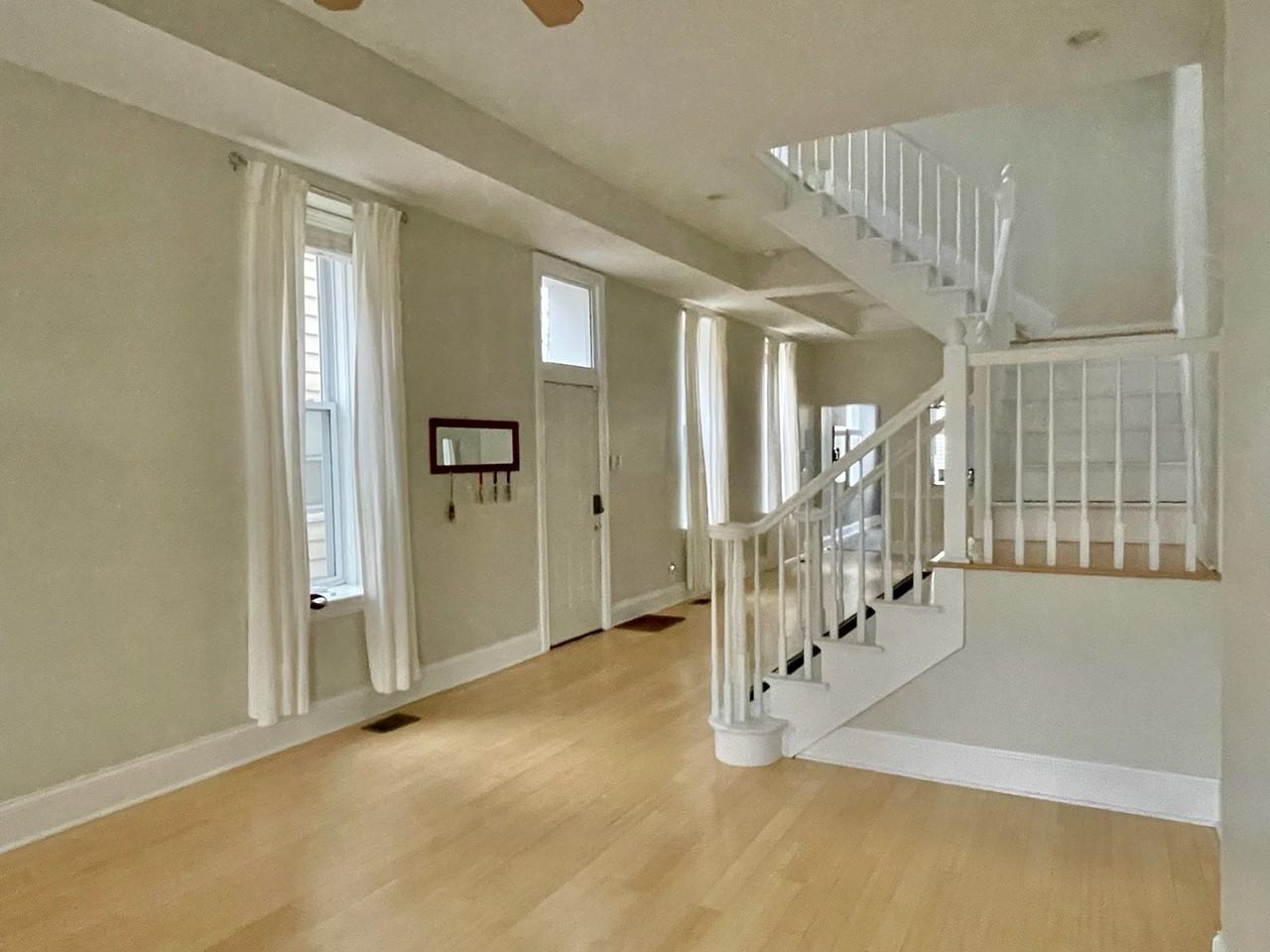 208 Oak St #NA - Photo 7 of 34