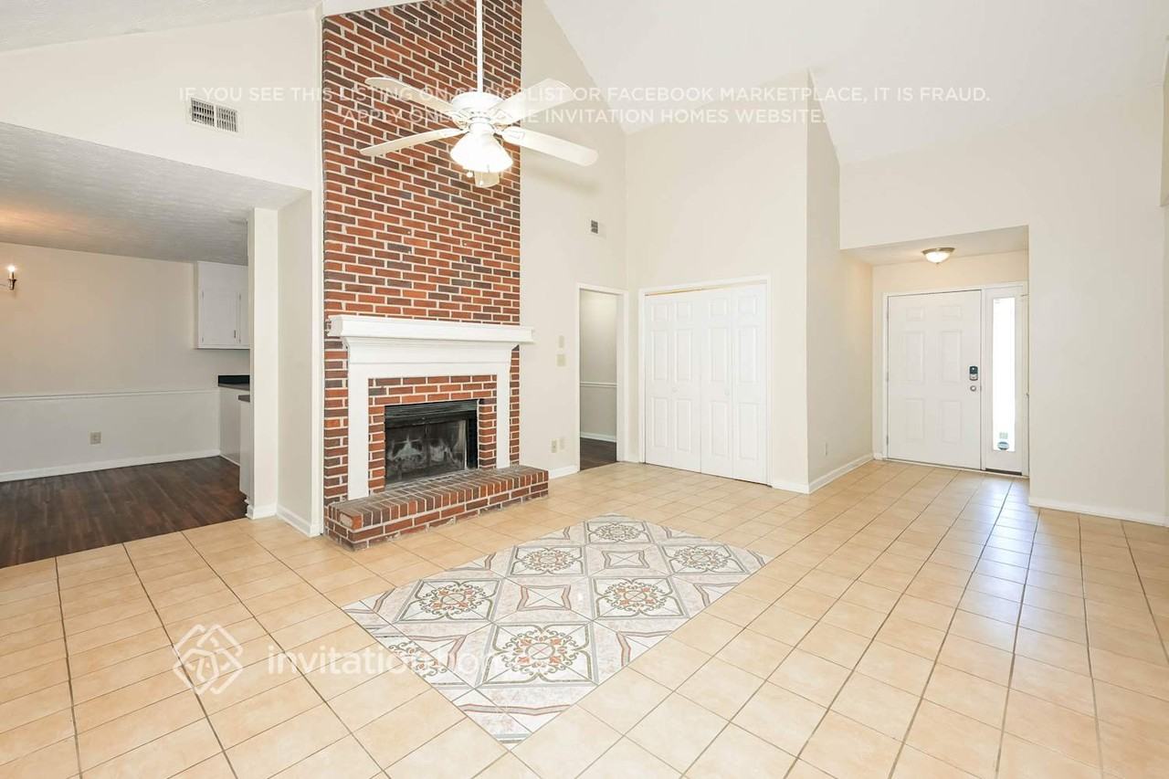 3074 Wildflower Ln - Photo 4 of 17