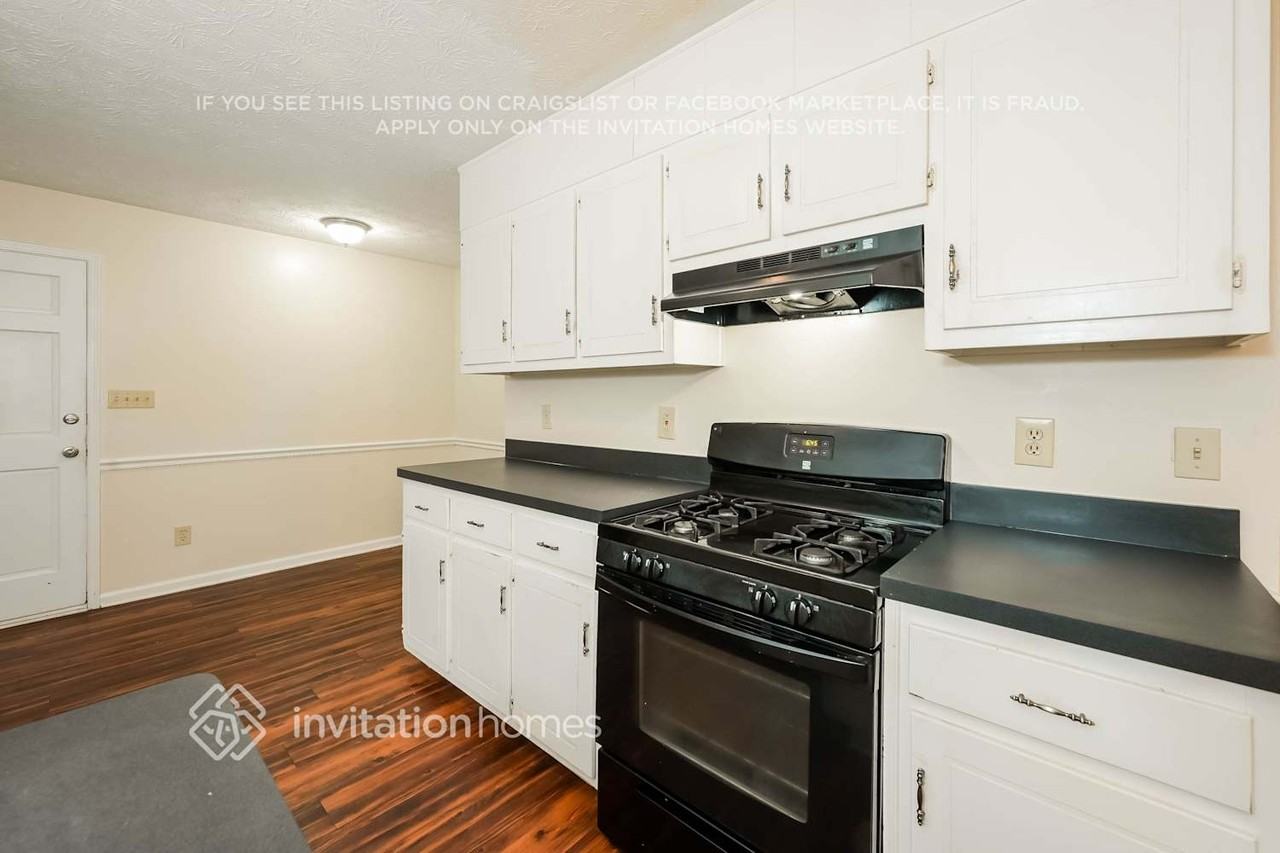 3074 Wildflower Ln - Photo 5 of 17