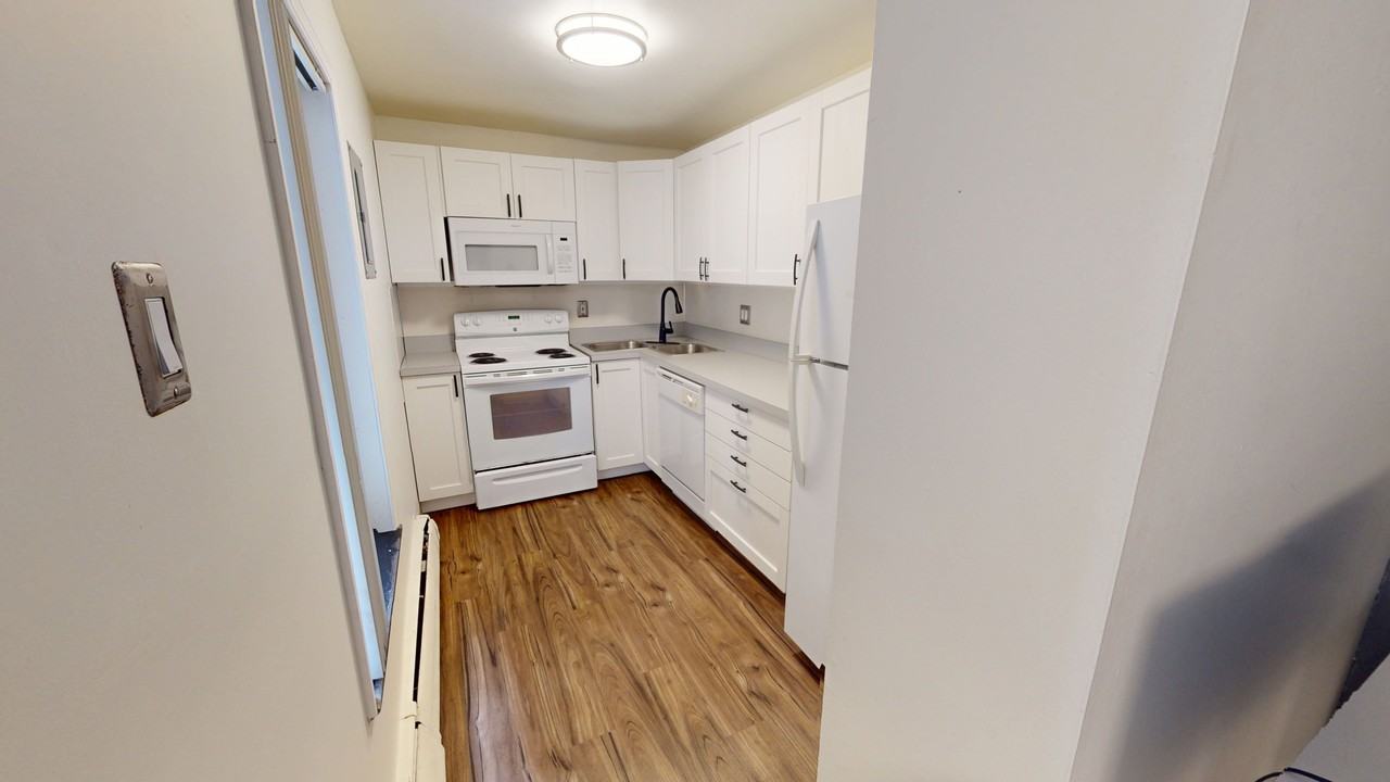 1224 Washtenaw - Photo 2 of 7