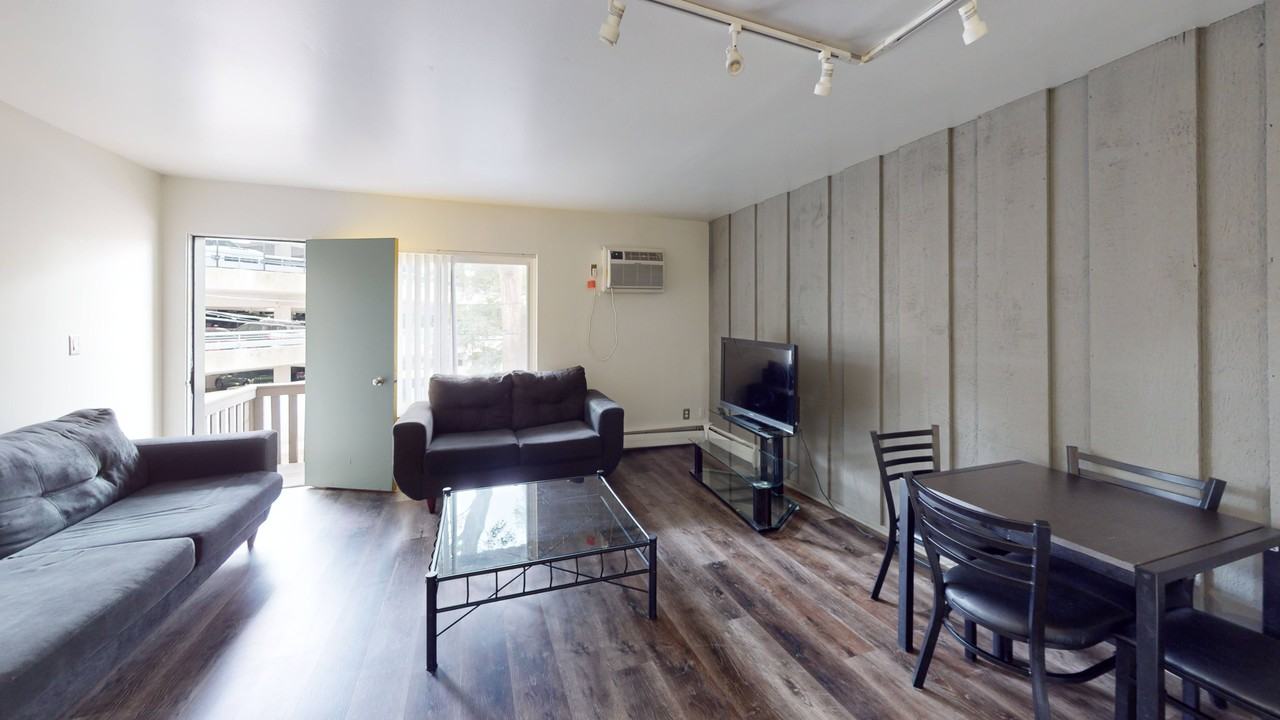 1224 Washtenaw - Photo 3 of 7