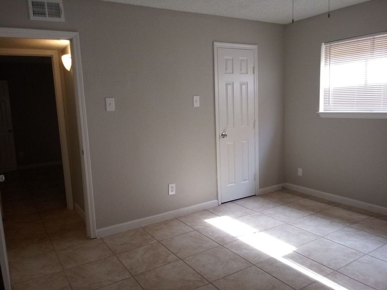 Spanish Crest Apartments - Photo 3 of 10