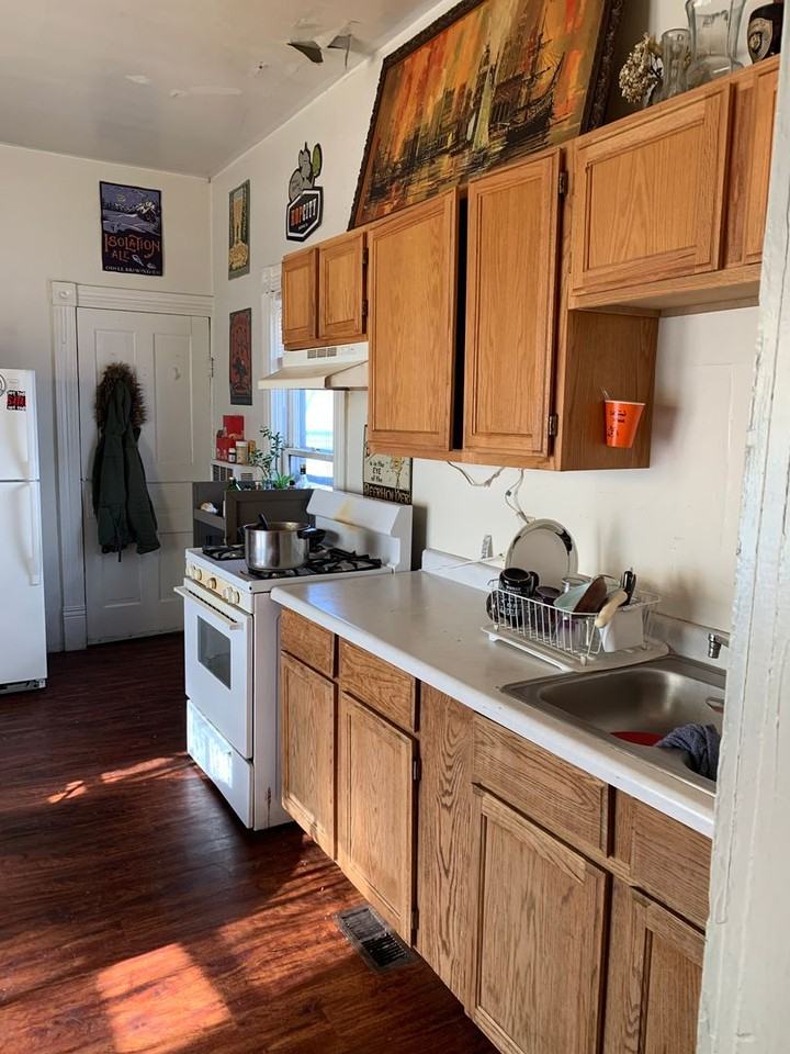 1025-12 - Photo 2 of 10