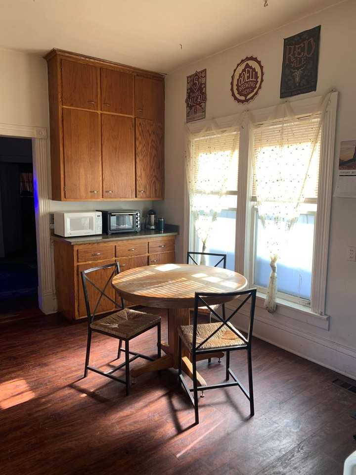 1025-12 - Photo 4 of 10