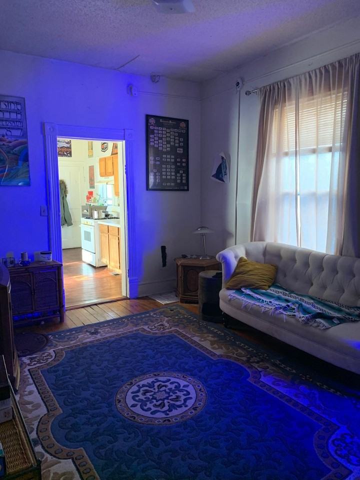 1025-12 - Photo 6 of 10