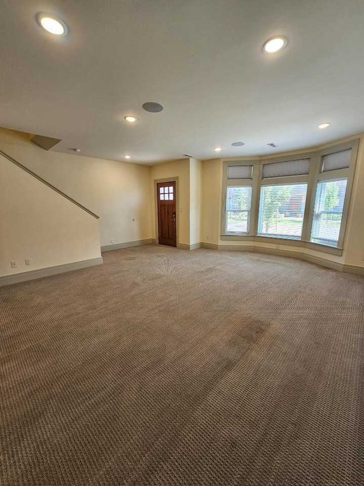 875 S Lincoln Ave - Photo 4 of 20