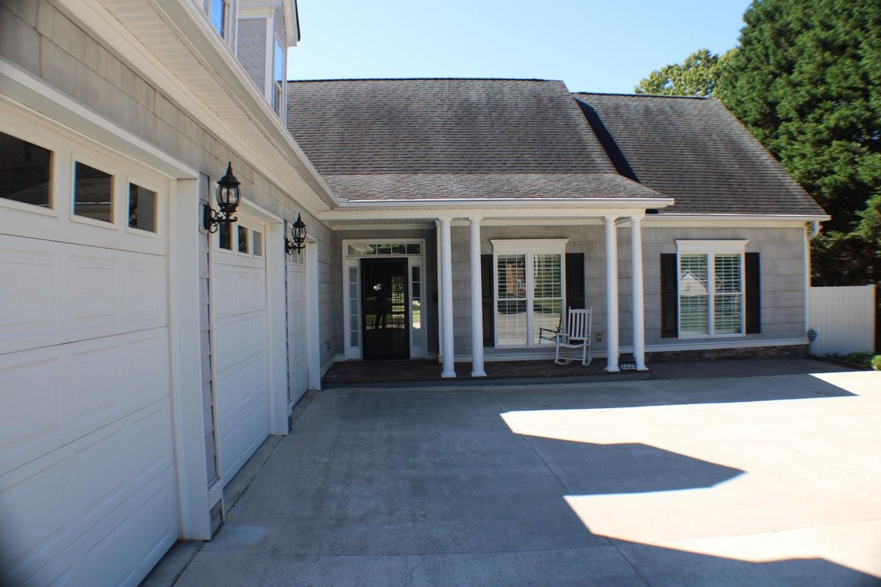 3437 Woodland Ct - Photo 2 of 11