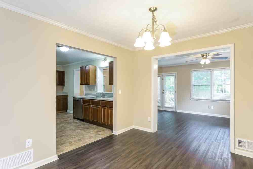 1560 Cherry Hill Ct Sw - Photo 5 of 16