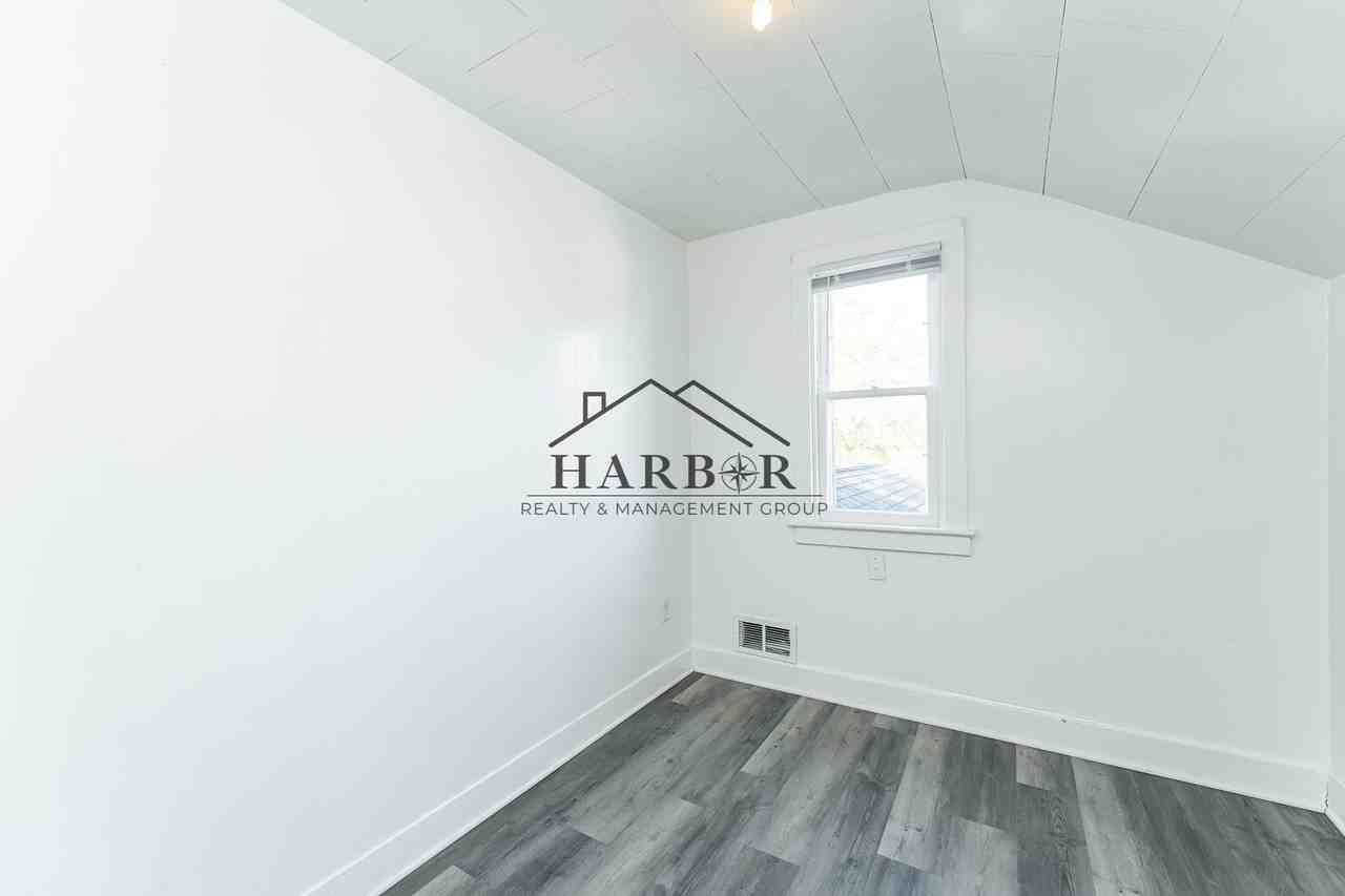 315 5th Ave Nw - Photo 4 of 20